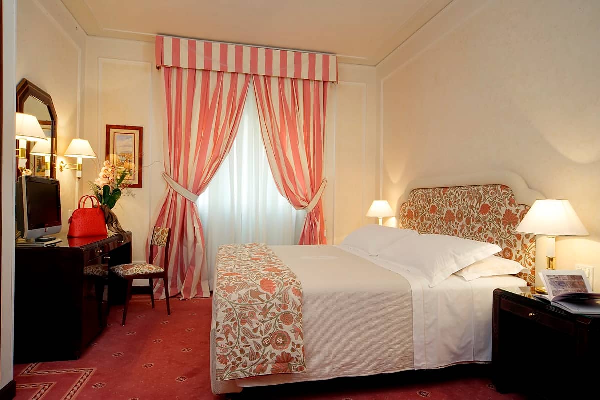 Chambre classique, Hotel De La Ville, Florence