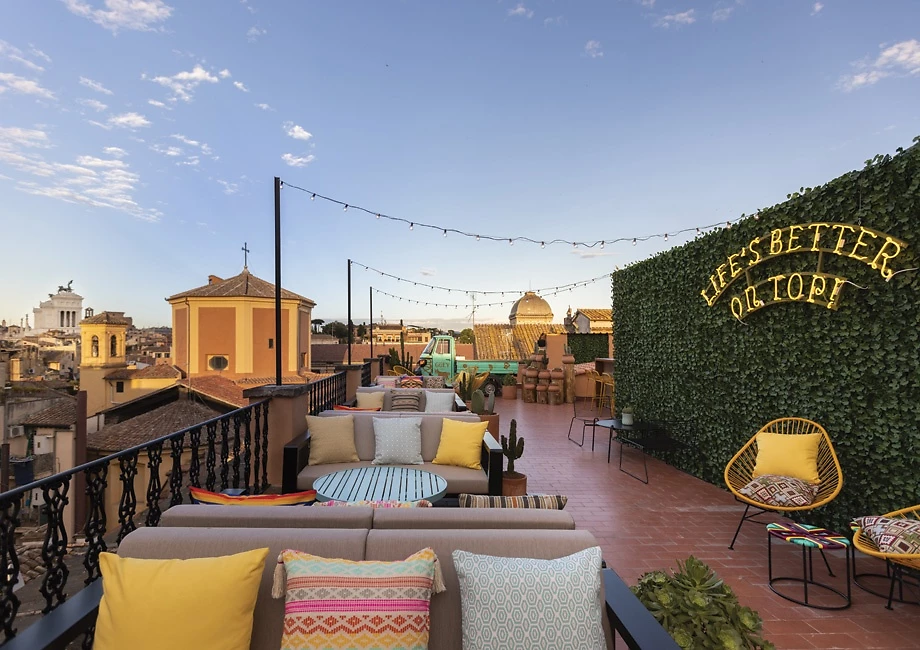 Bar, Rooftop, Hey Güey, Chapter Roma