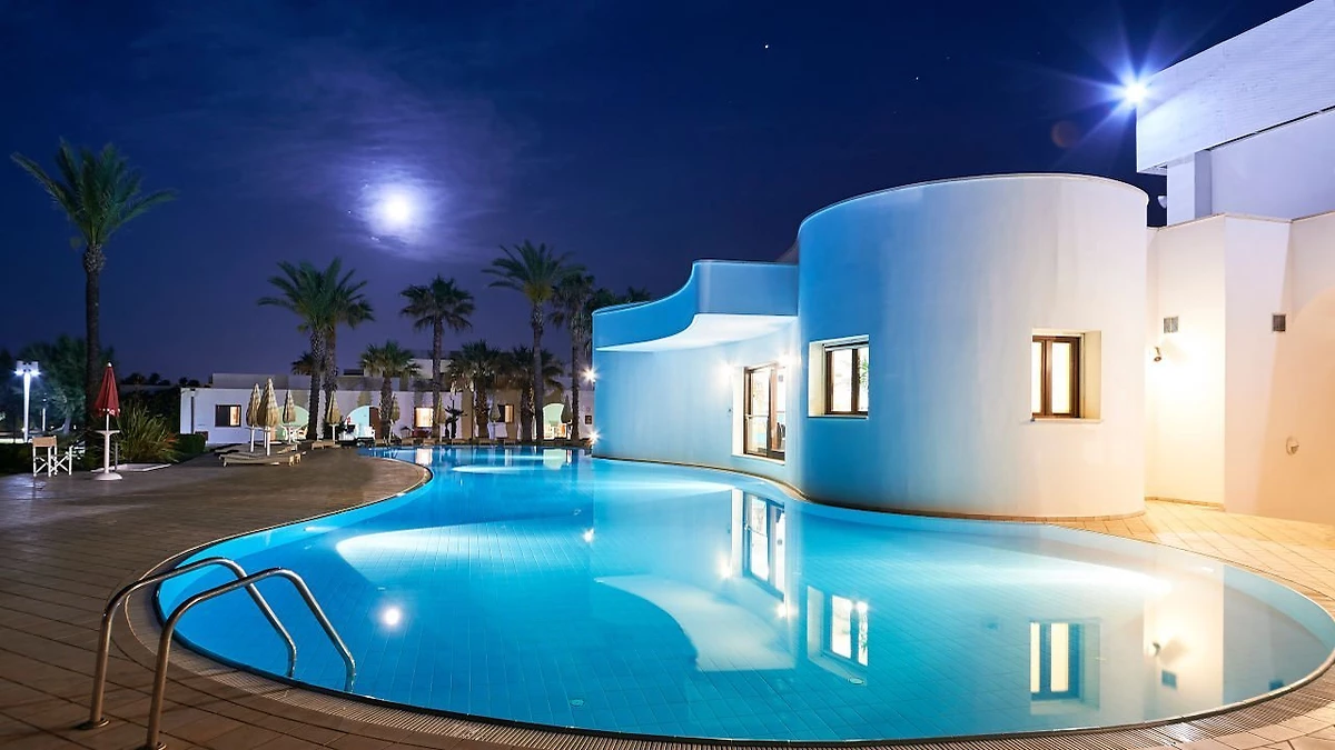 Piscine vue de nuit, Pietrablu Resort & Spa