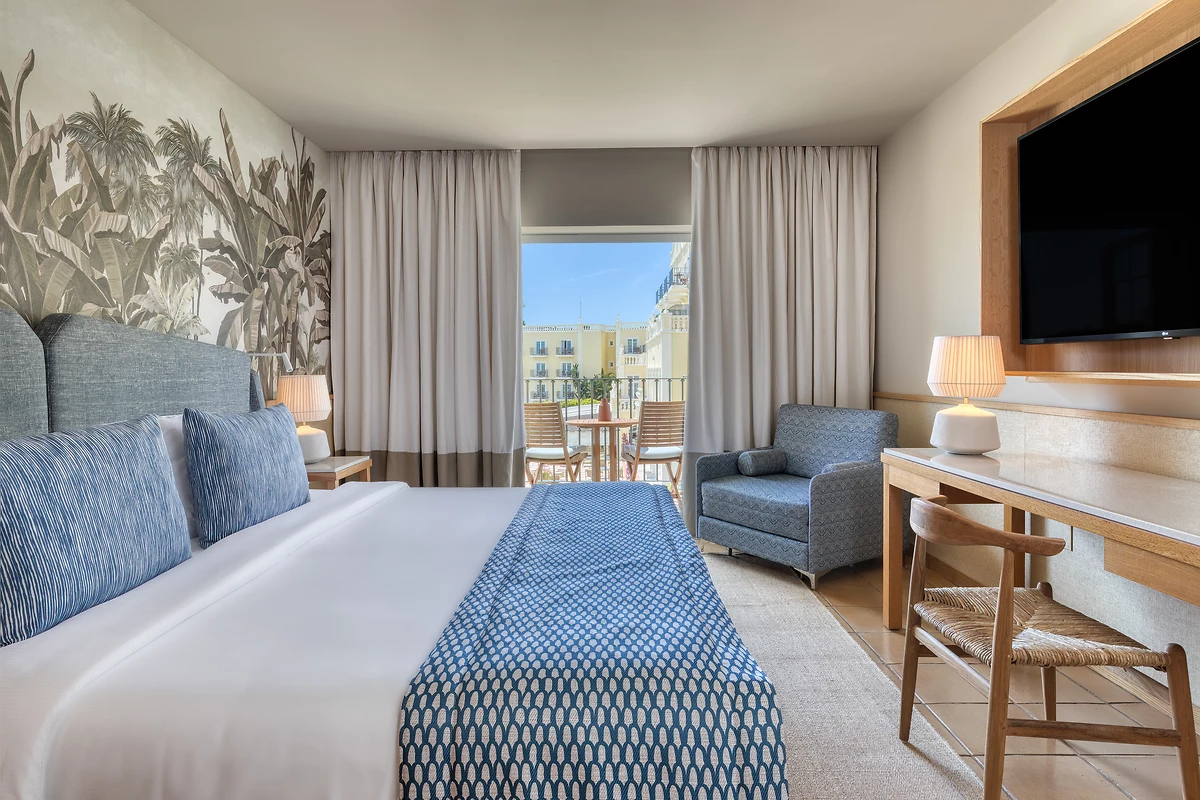 Tropical Family Retreat