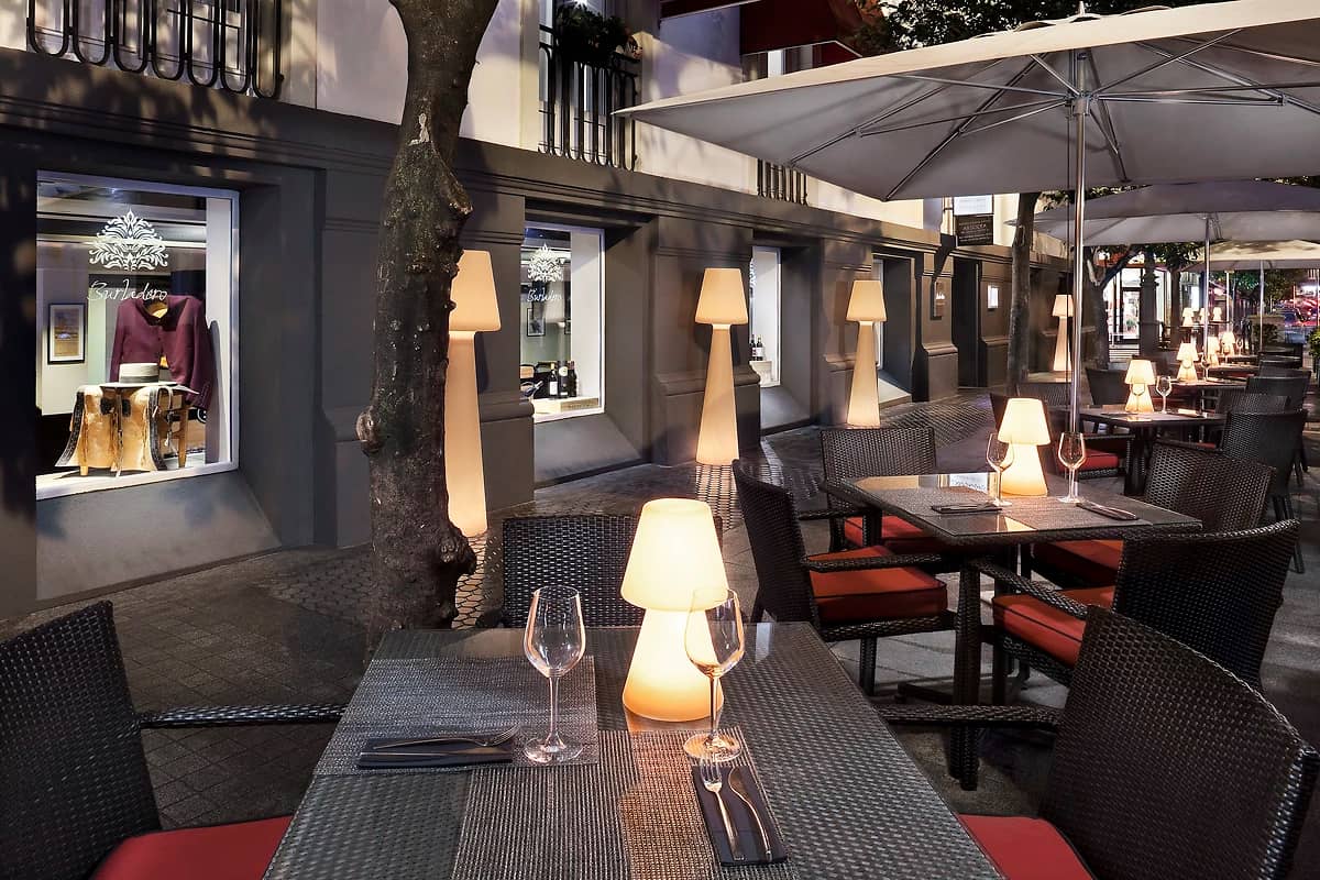 Terrasse, Colon Gran Melia, Séville, Espagne