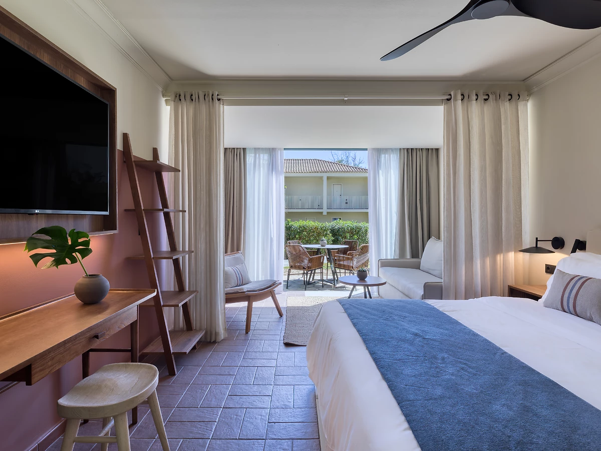 Tropical Serenity Retreat