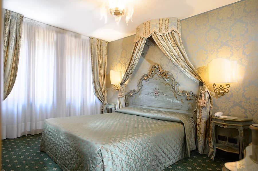 Chambre, Rialto Hotel and Suites