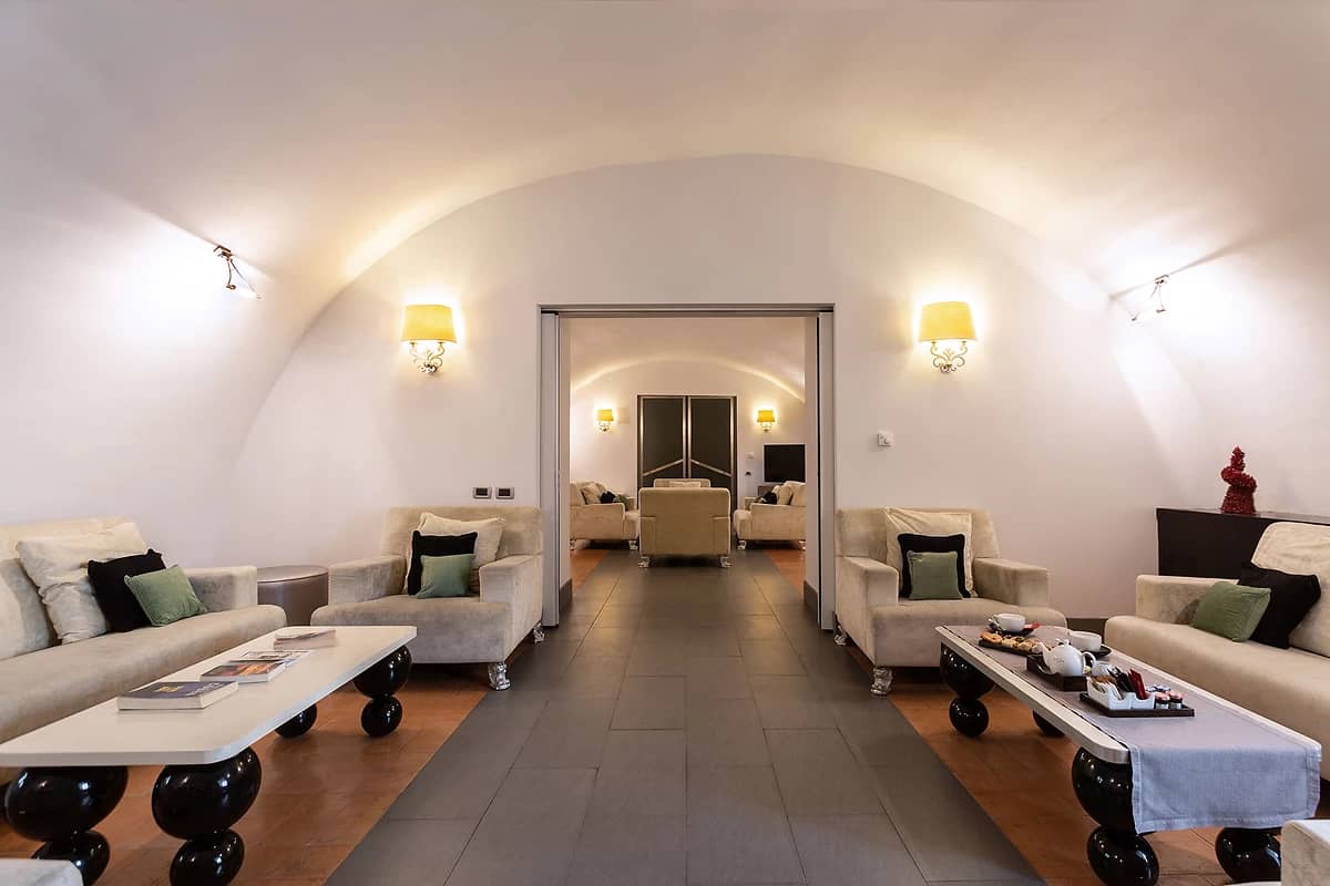 Salon de thé, Palazzo Caracciolo Napoli MGallery, Naples, Italie