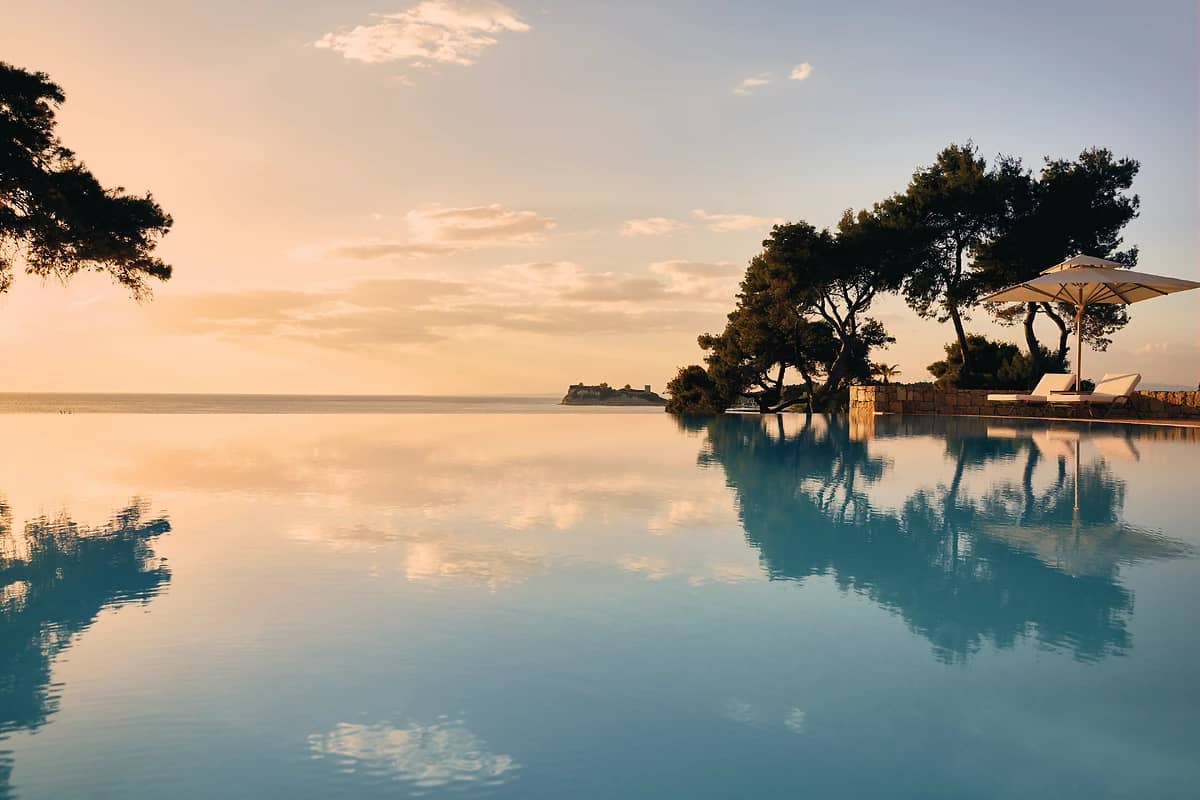 Piscine de l'hôtel, Sani Club