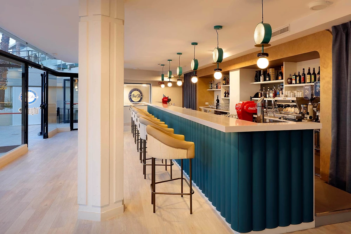 Waiting Bar, Grand Palladium Sicilia Resort & Spa, Sicile, Italie