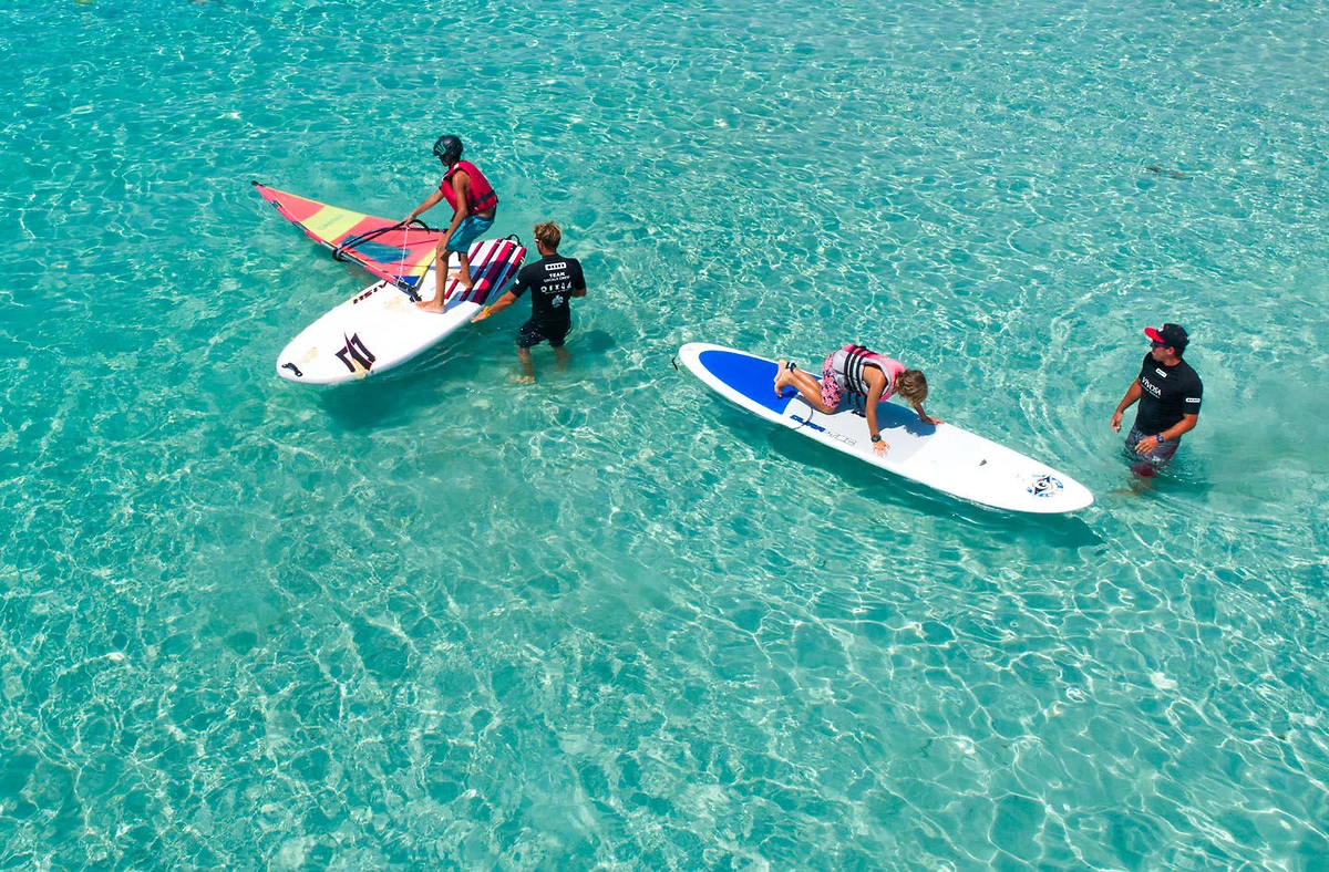 Stand up paddle et planche à voile, Kids club, Vivosa Apulia Resort, Pouilles, Italie