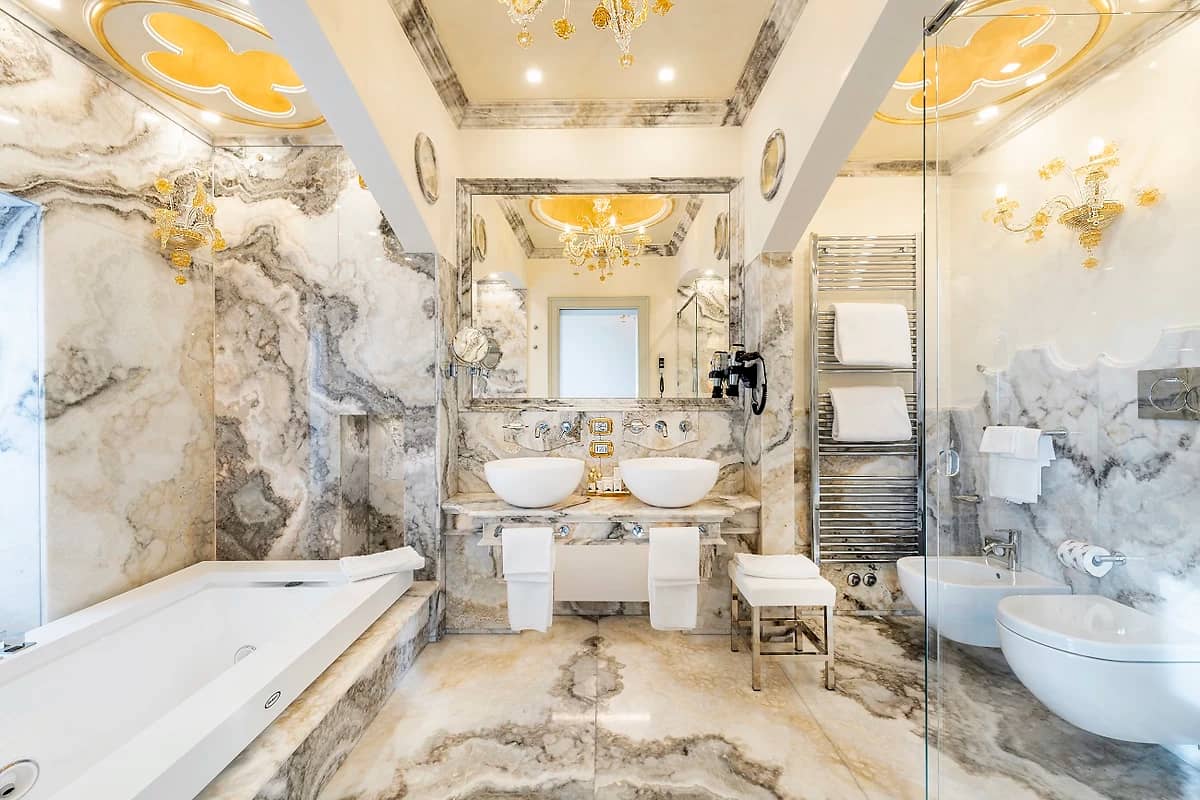 Salle de bain, Chambre, Hotel Monaco & Grand Canal
