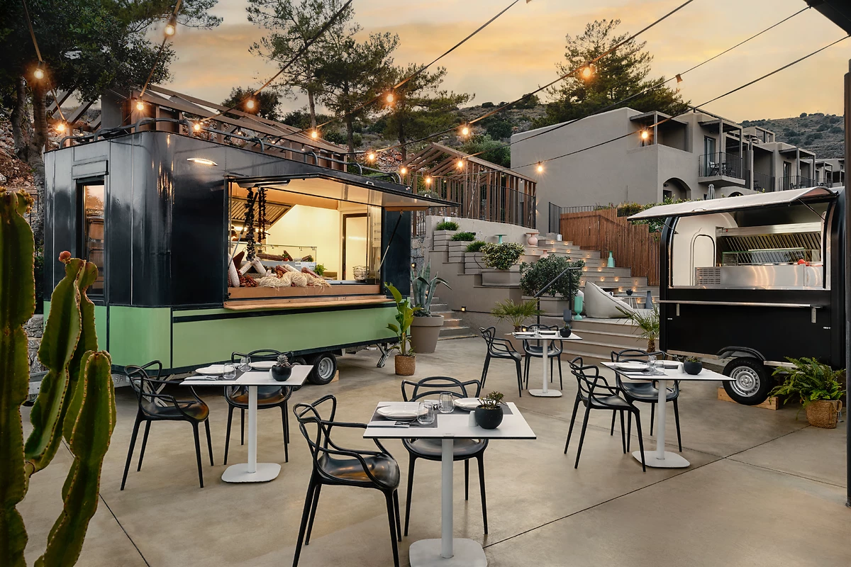 Terrasse du restaurant Amphiteatro, Domes Aulūs Elounda, Curio Collection, Crète, Grèce