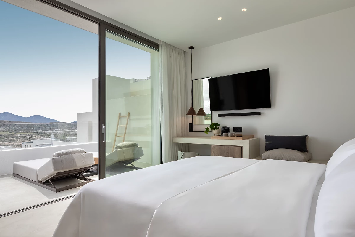 Suite supérieure vue piscine et piscine privée