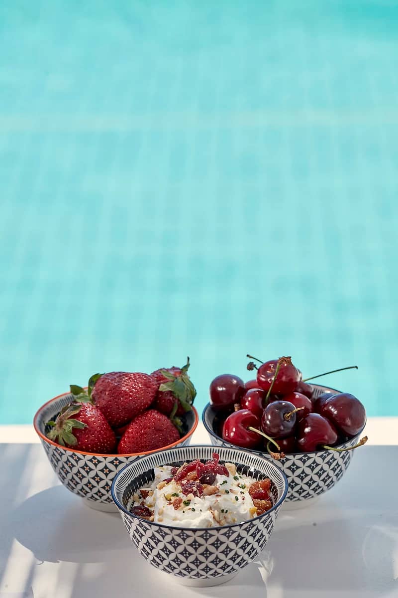 Fruits et Piscine, Mr & Mrs White Hotel, Paros, Grèce.