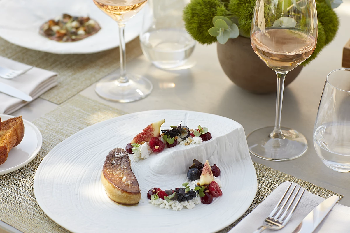 Plat servis dans l'un des restaurants de l'hôtel, Sani Asterias
