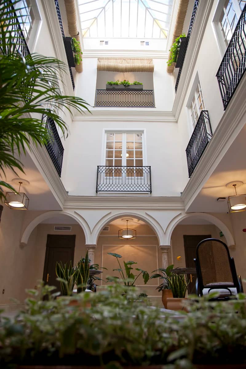 Patio, Hôtel Gravina 51, Séville, Espagne