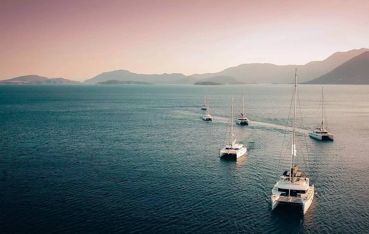 Bateaux, hôtel O&O Kéa Island