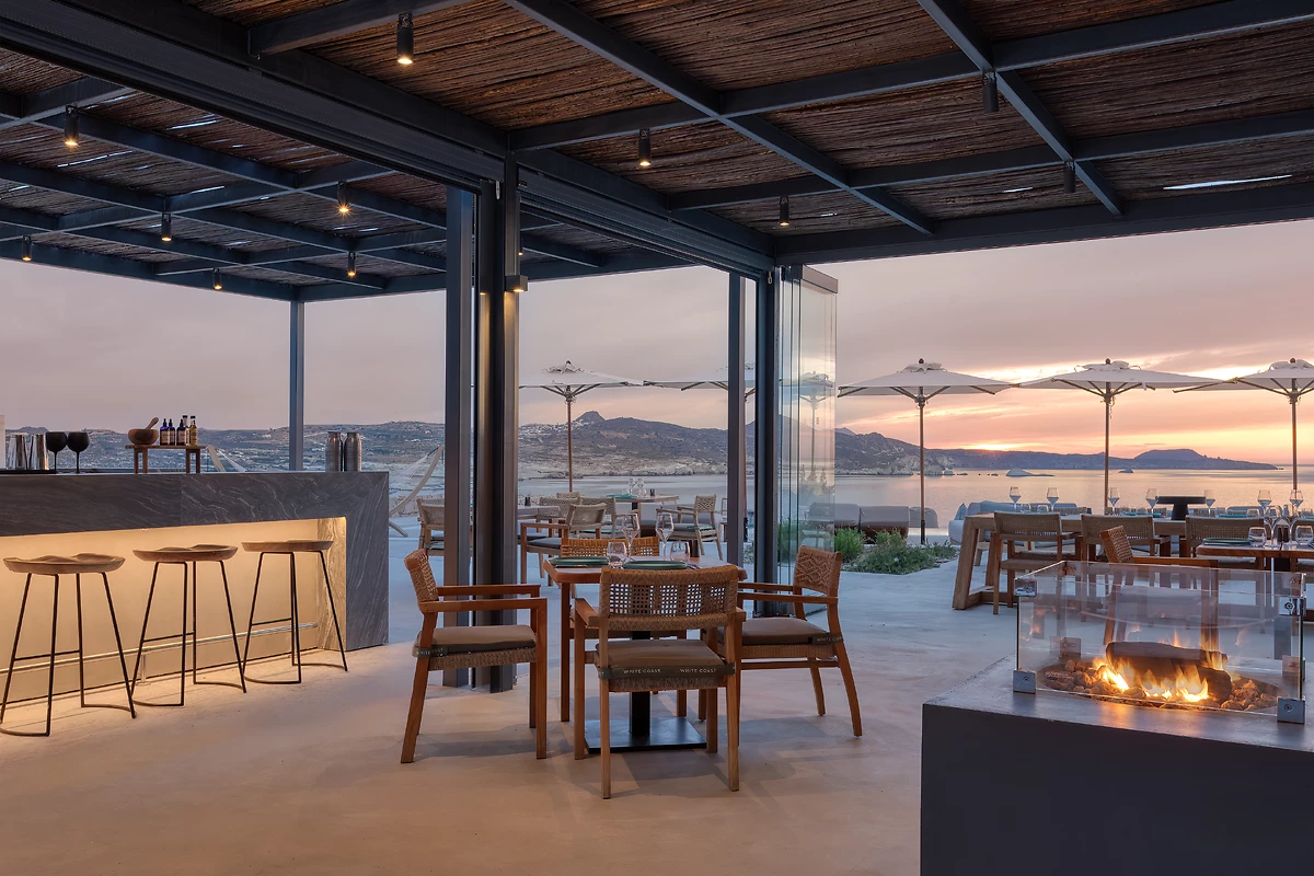 Makris Milos, Restaurant, Domes White Coast Milos, Cyclades, Grèce