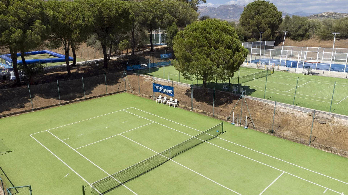 Terrains de tennis, Mangia's Torre del Barone Resort & Spa, Sicile, Italie