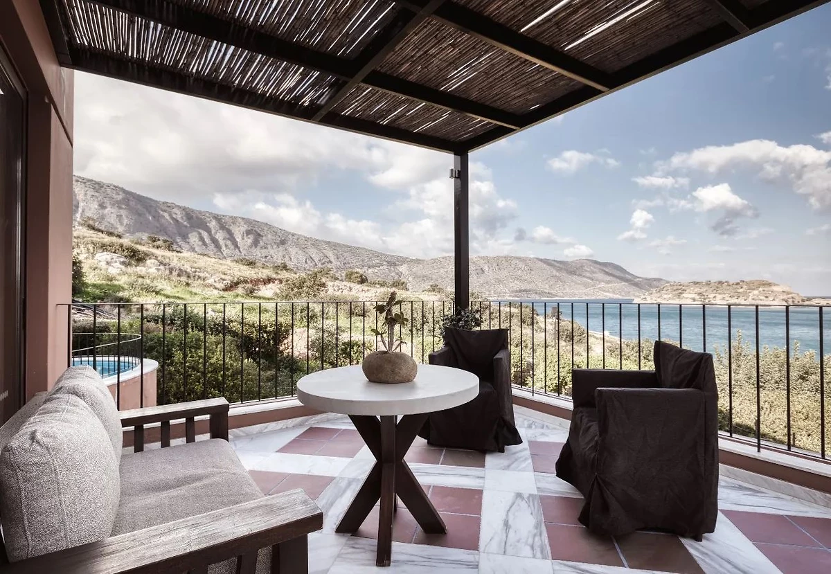 Suite Premium 1 chambre, vue jardin et bain à remous