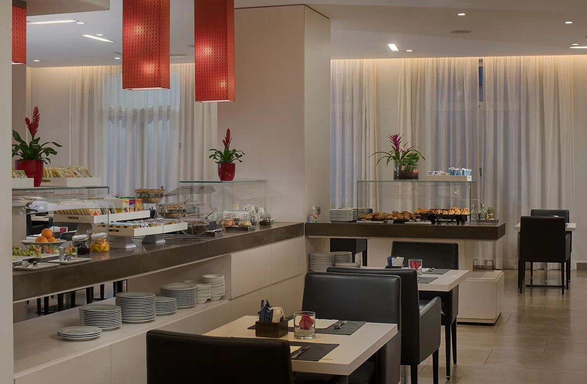 Petit déjeuner, NH Genova Centro, Gênes, Italie