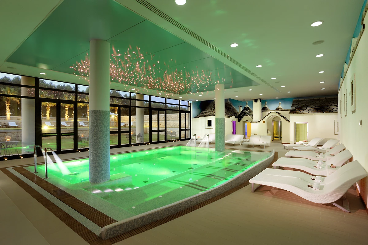 Piscine du spa, Grand Hotel La Chiusa Di Chietri, Alberolbello, Pouilles, Italie