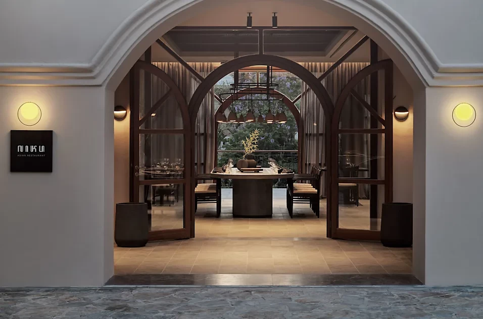 Restaurant Niku Nikkei, hôtel Lindian Village Beach Resort, Curio Collection