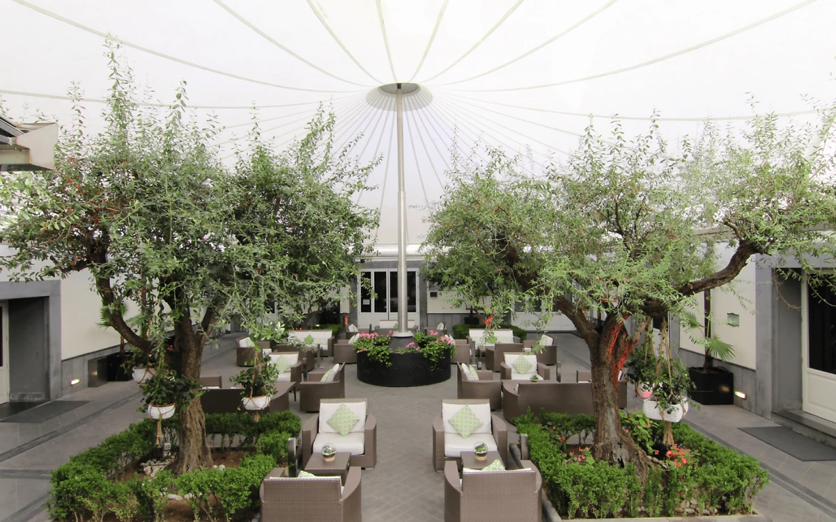 Patio, Palazzo Caracciolo Napoli MGallery, Naples, Italie
