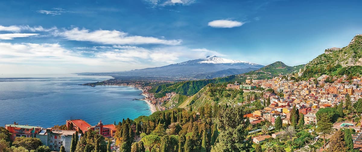 Vue panoramique sur la baie Giardini-Naxos, Taormine, Sicile, Italie
