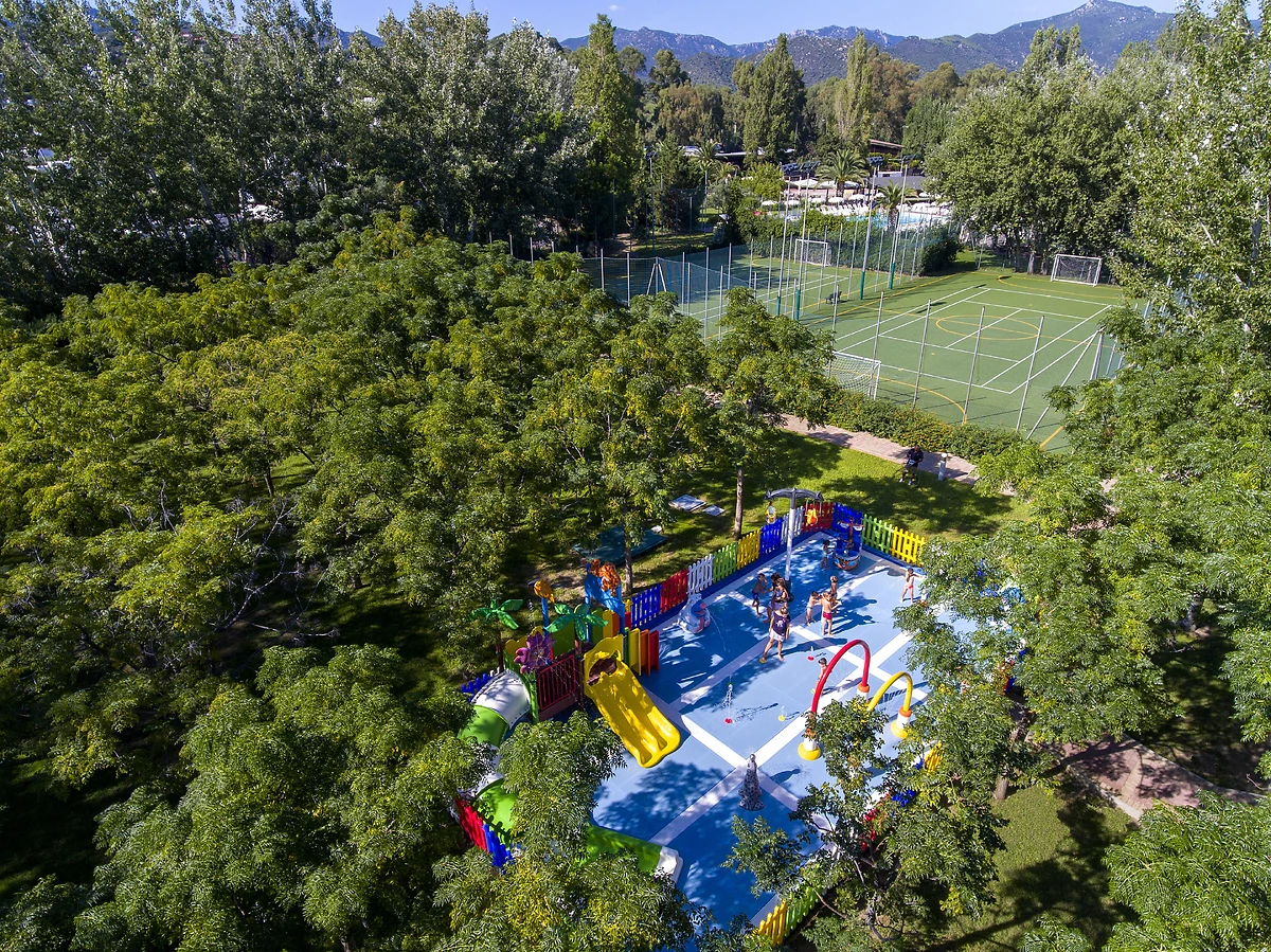 Aire de jeux et de sport, Calaserena Resort, Sardaigne, Italie