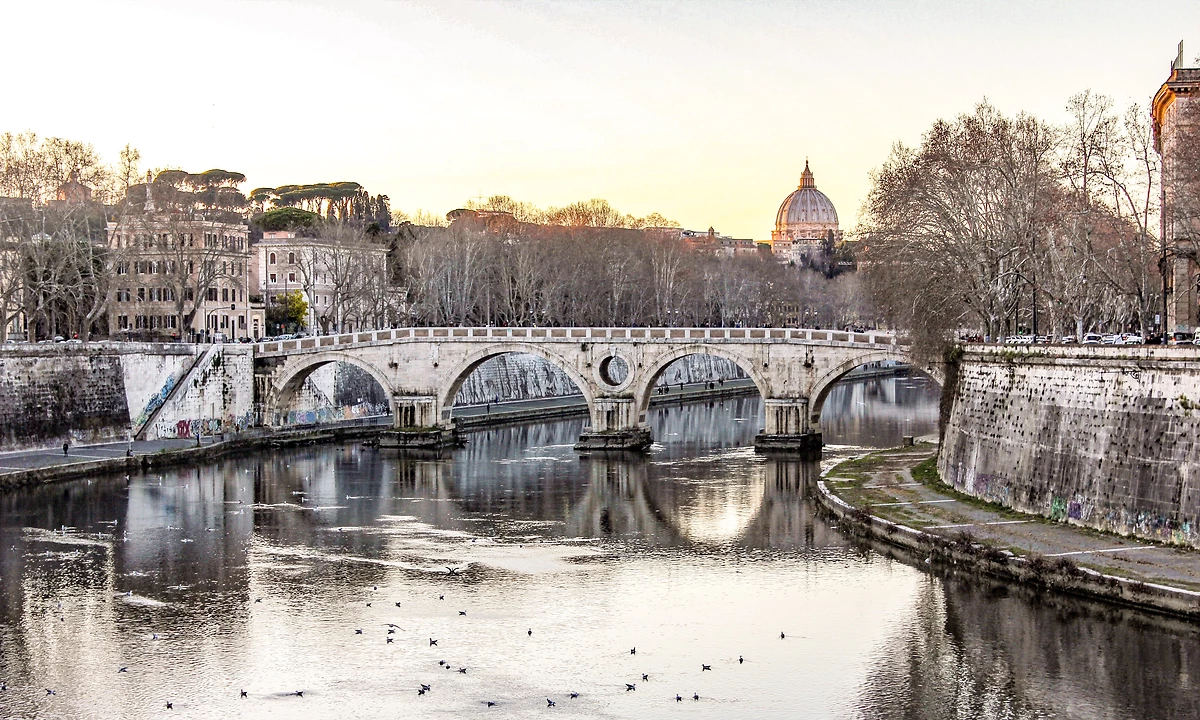 Le Tibre et le pont Saint-Ange en hiver