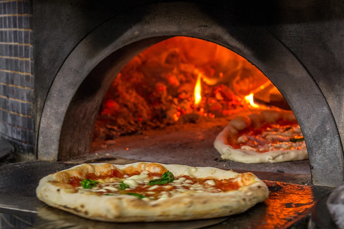 Pizza, feu de bois, Naples, Campanie