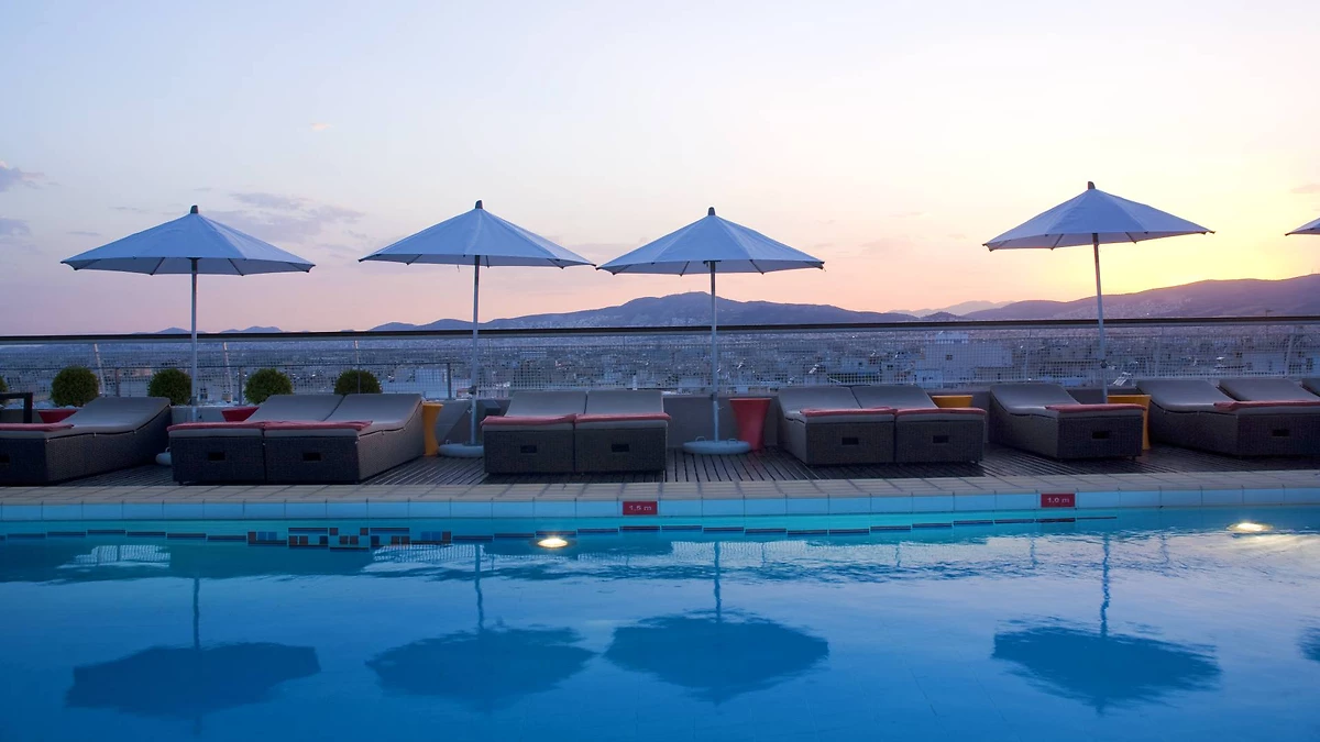 Piscine de l'hôtel, hôtel Novotel Athenes