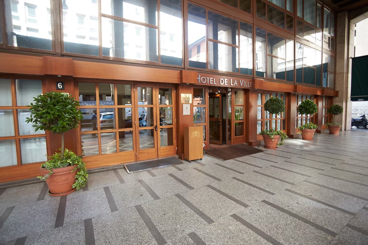 Entrée de l'hôtel, Sina de la Ville, Milan, Italie