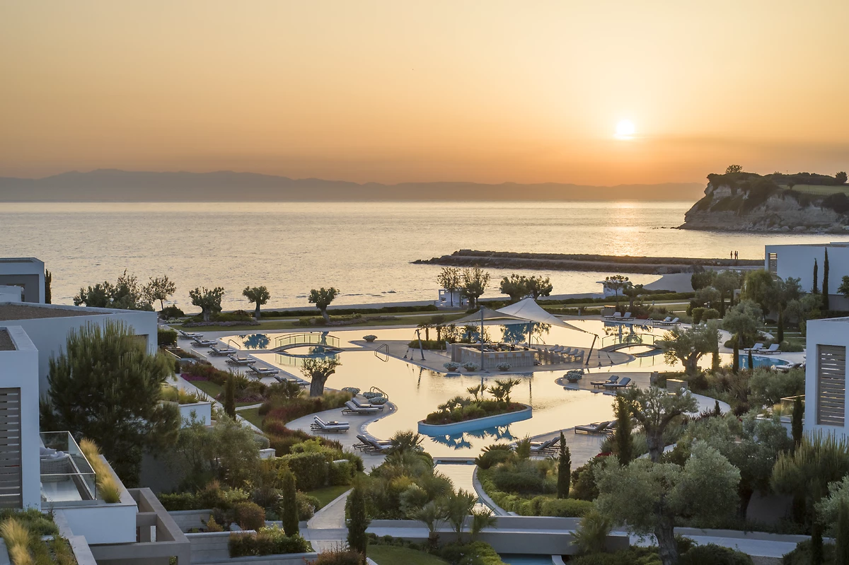 Vue sur la piscine de l'hôtel, Sani Dunes