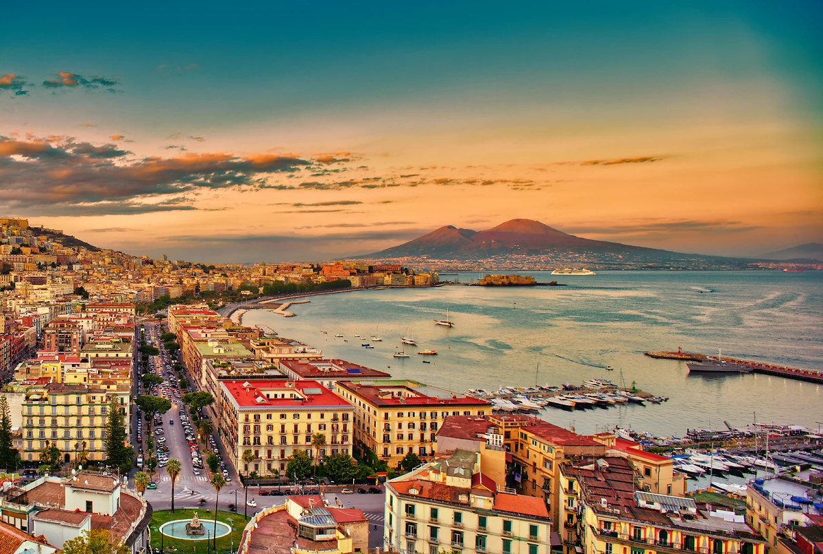 Vue sur la baie de Naples et le Vésuve, Campanie, Italie