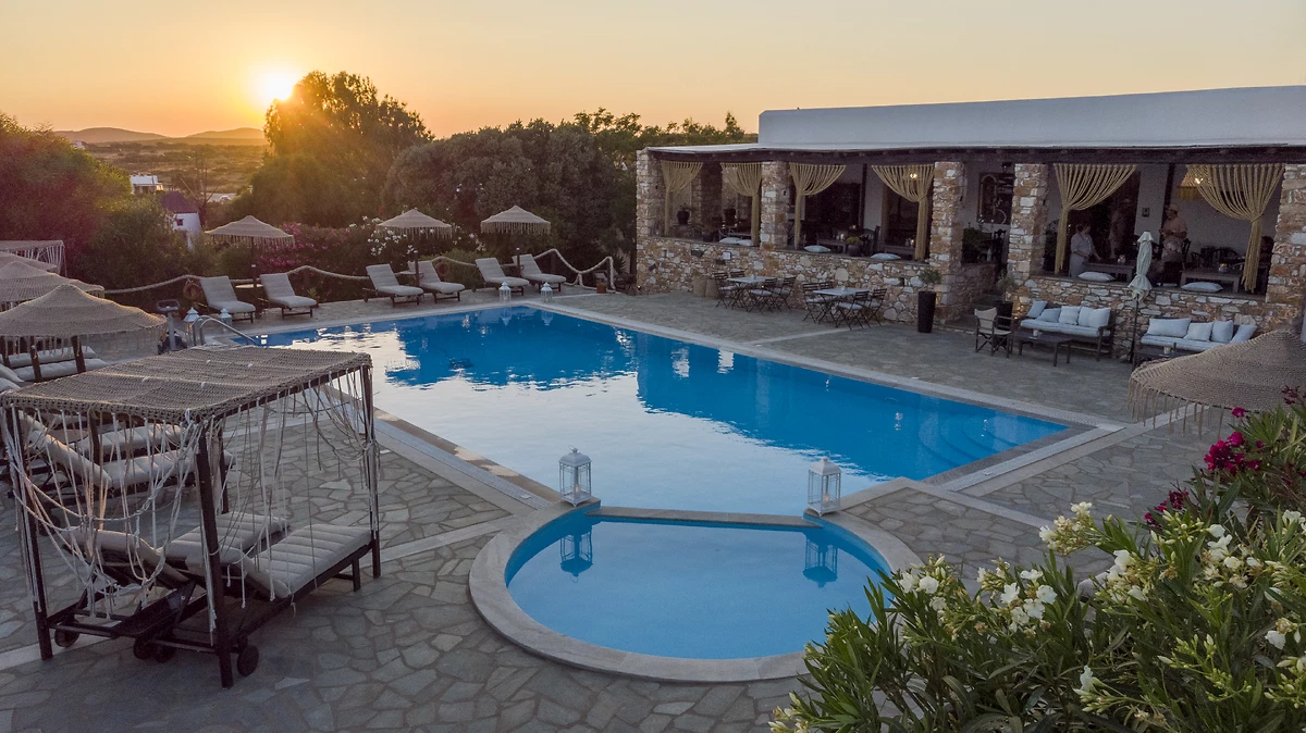 Piscine de l'hôtel, hôtel Parosland