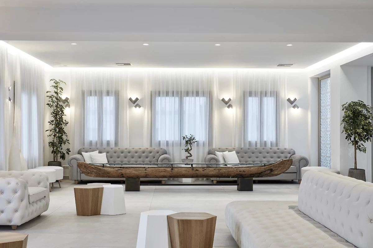 Lobby de l'hôtel, Costa Grand Resort & Spa, Santorin, Grèce