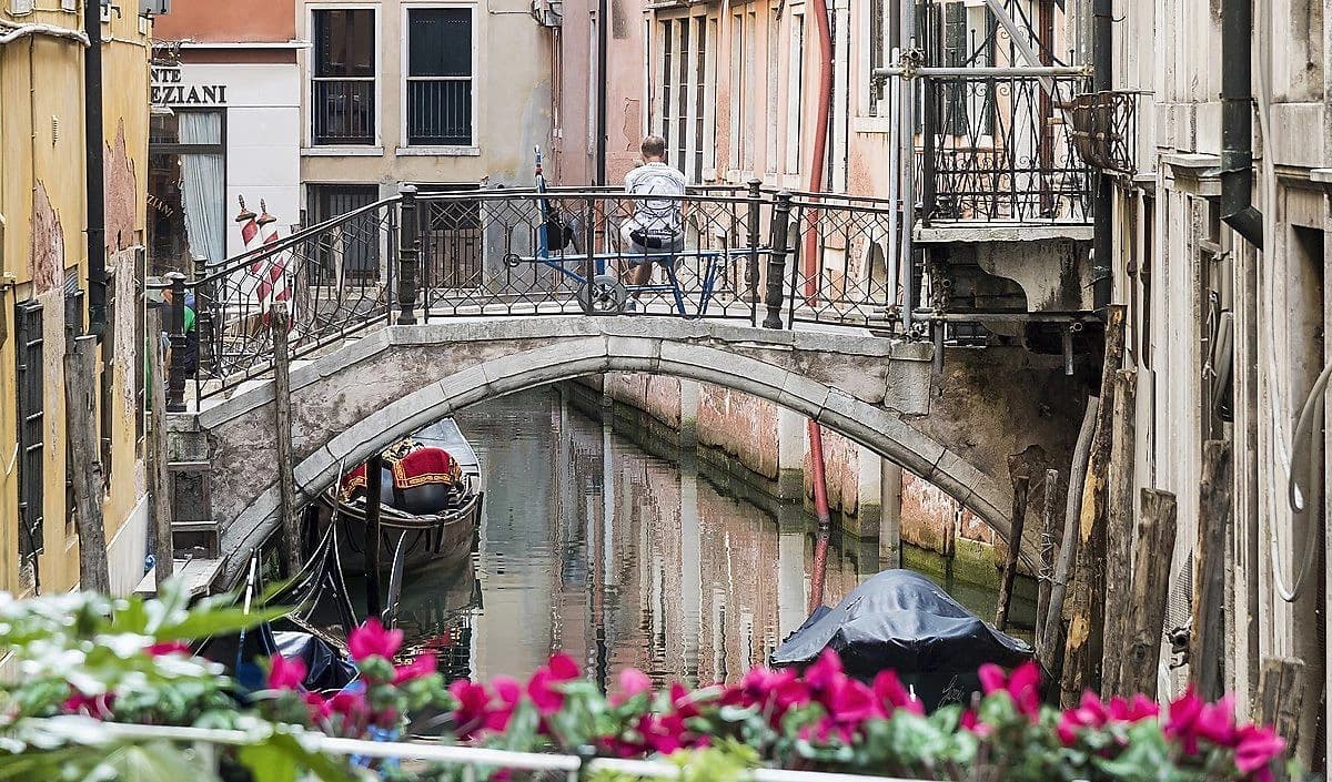Vue depuis le Ponte dei Dai donnant sur le Ristorante San Marco, Albergo San Marco