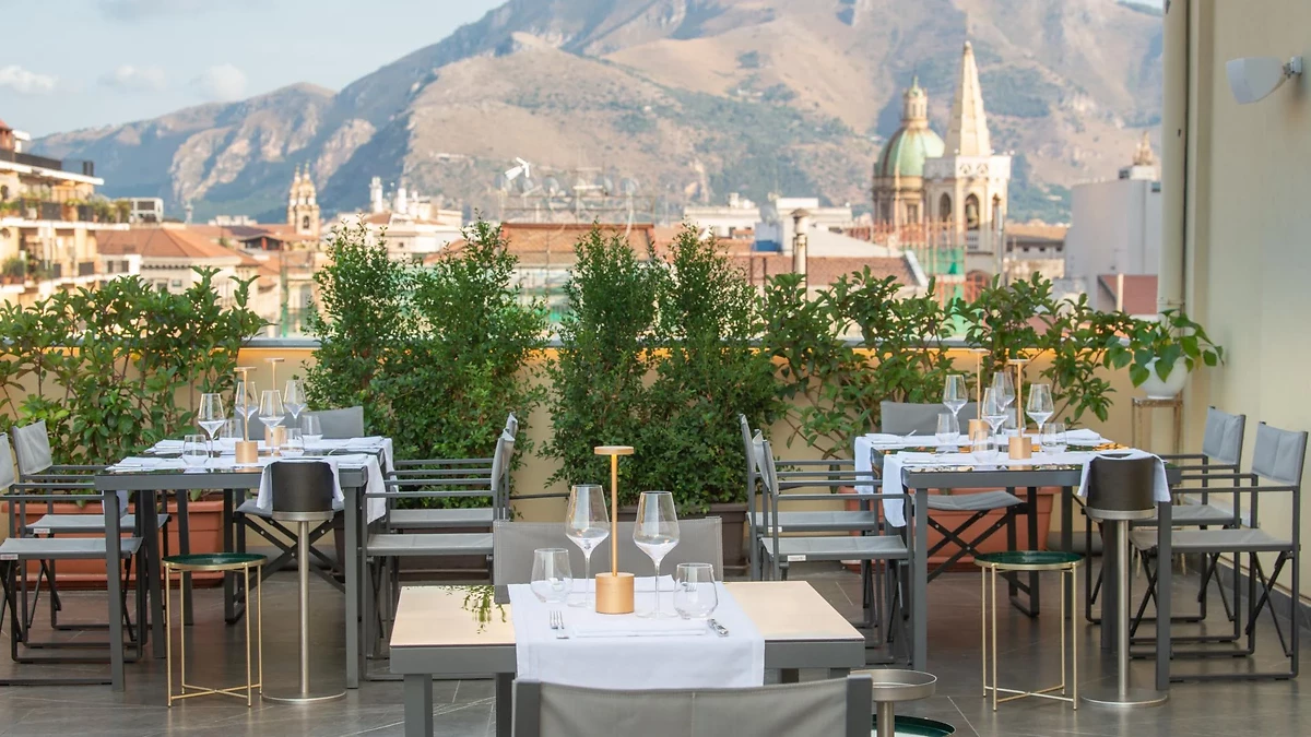 Terrasse du restaurant, Grand Hotel et des Palmes, Sicile, Italie