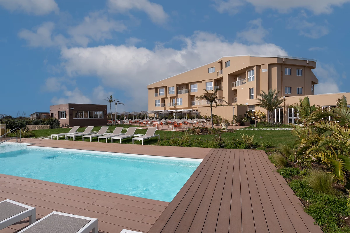 Piscine, Terradamari Resort & Spa Marina di Modica, Tapestry Collection by Hilton, Sicile