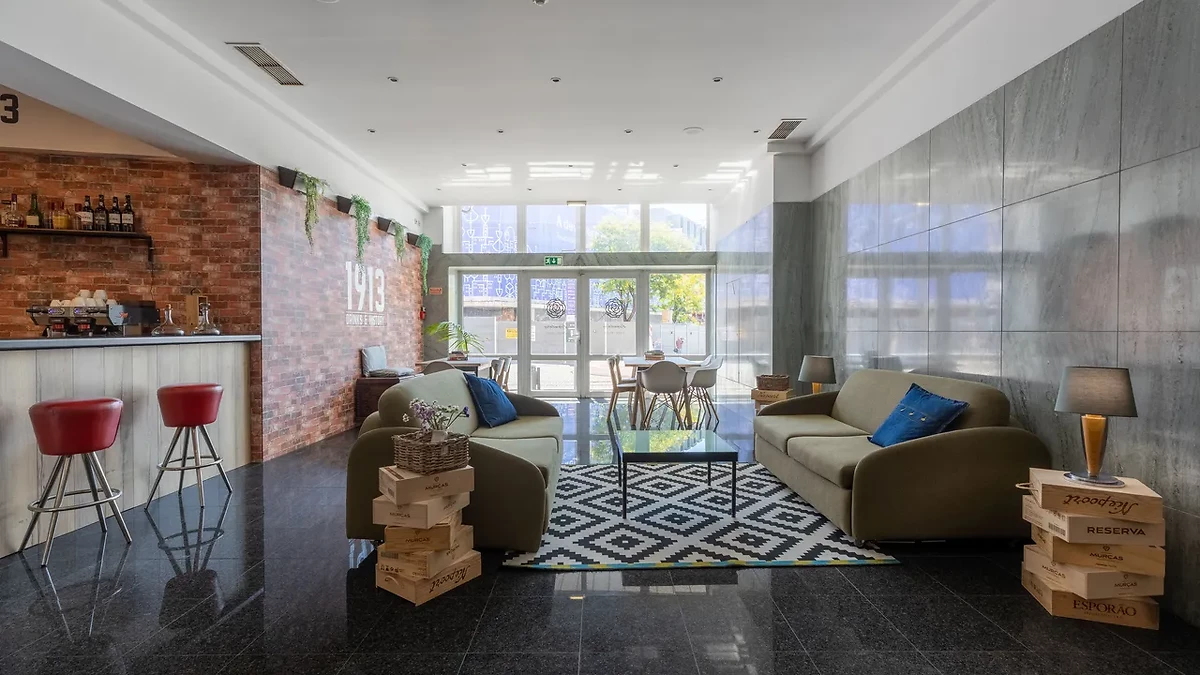 Bar, Legendary Porto Hotel, Porto, Portugal