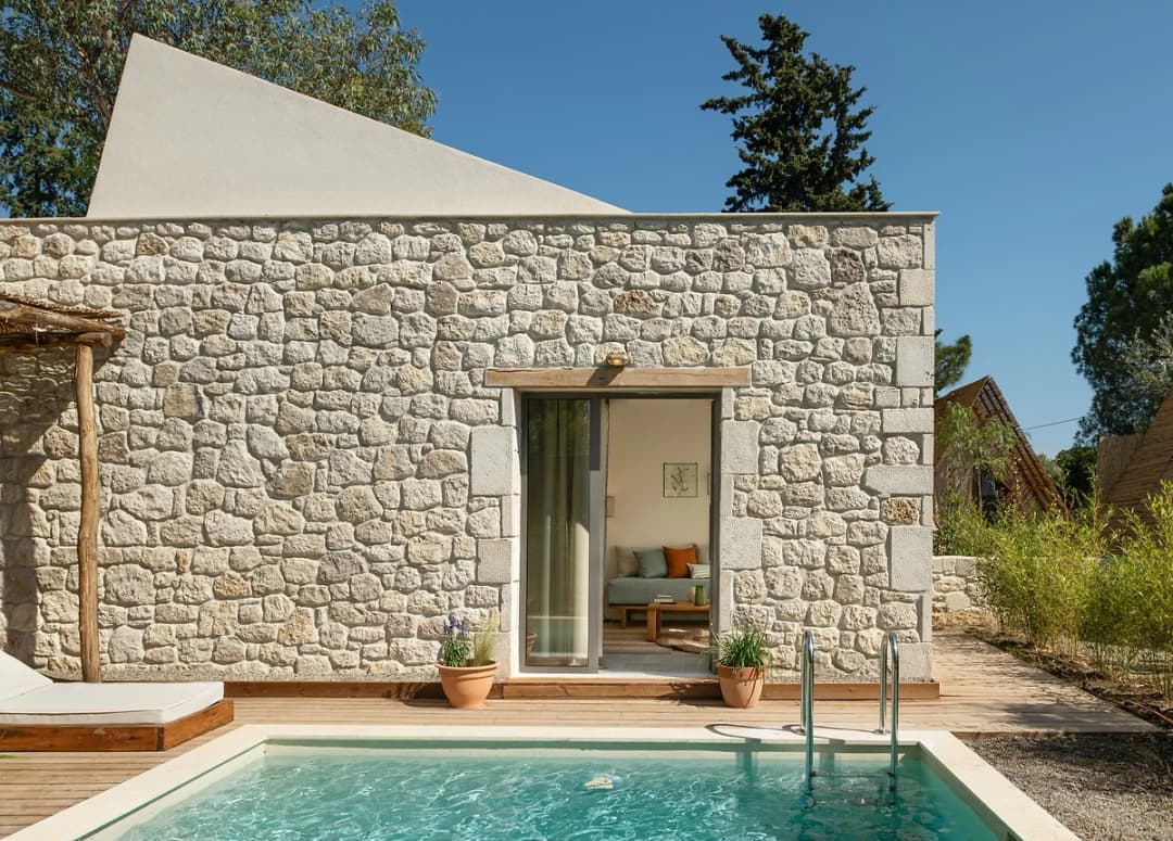 Résidence avec jardin et piscine