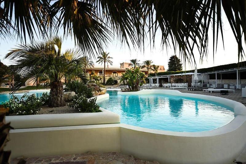 Piscine, Masseria Caselli, Pouilles, Italie