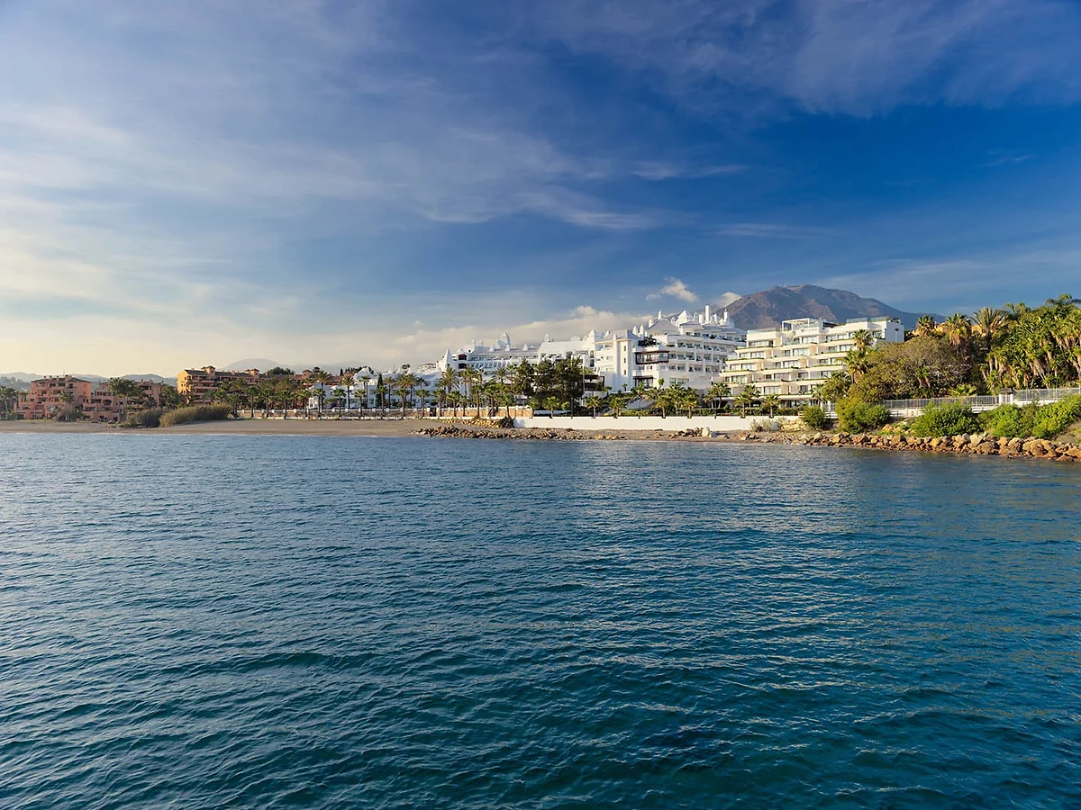 Vue la mer et l'hôtel, H10 Estepona Palace, Costa del Sol, Espagne