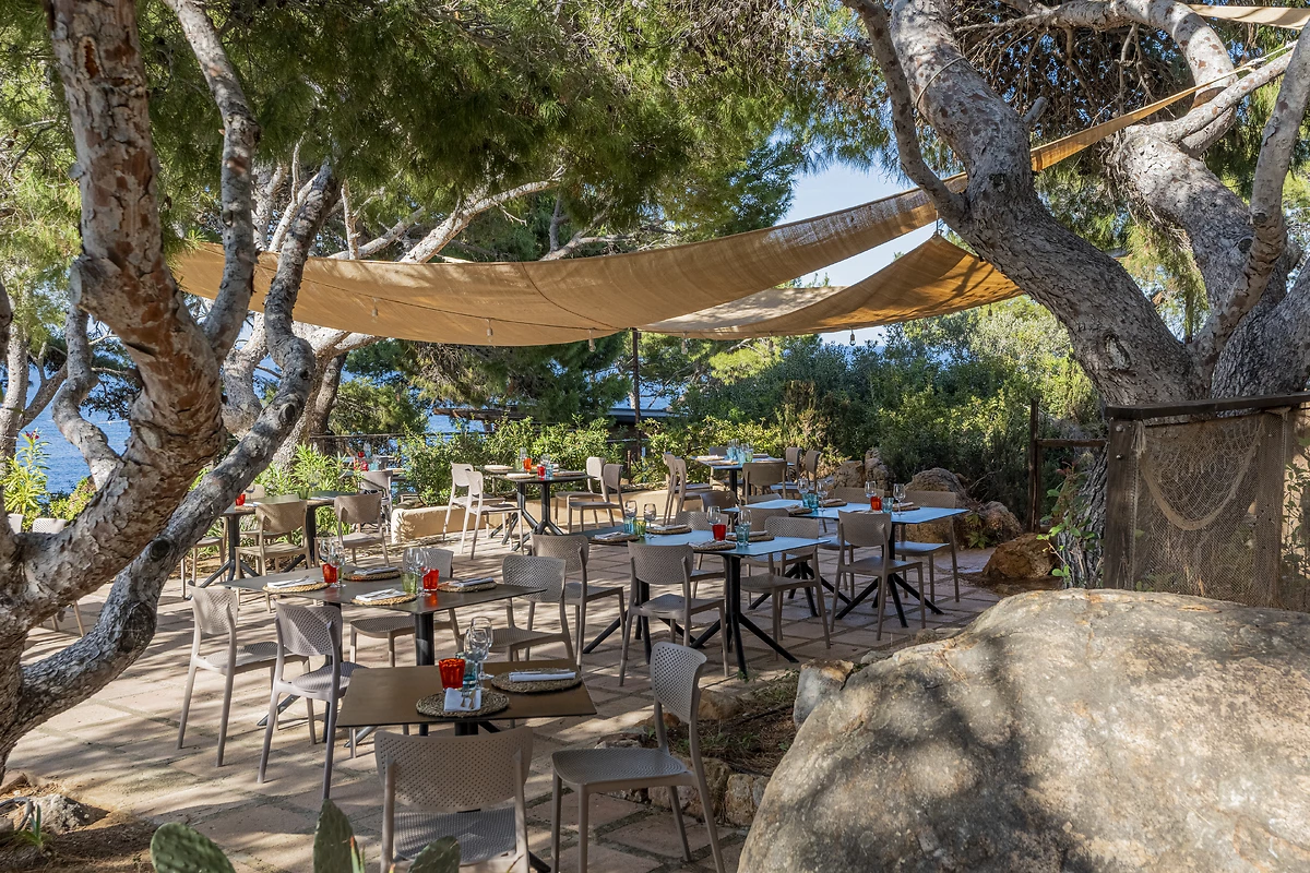 Restaurant extérieur, Mangia's Pollina Resort, Sicile