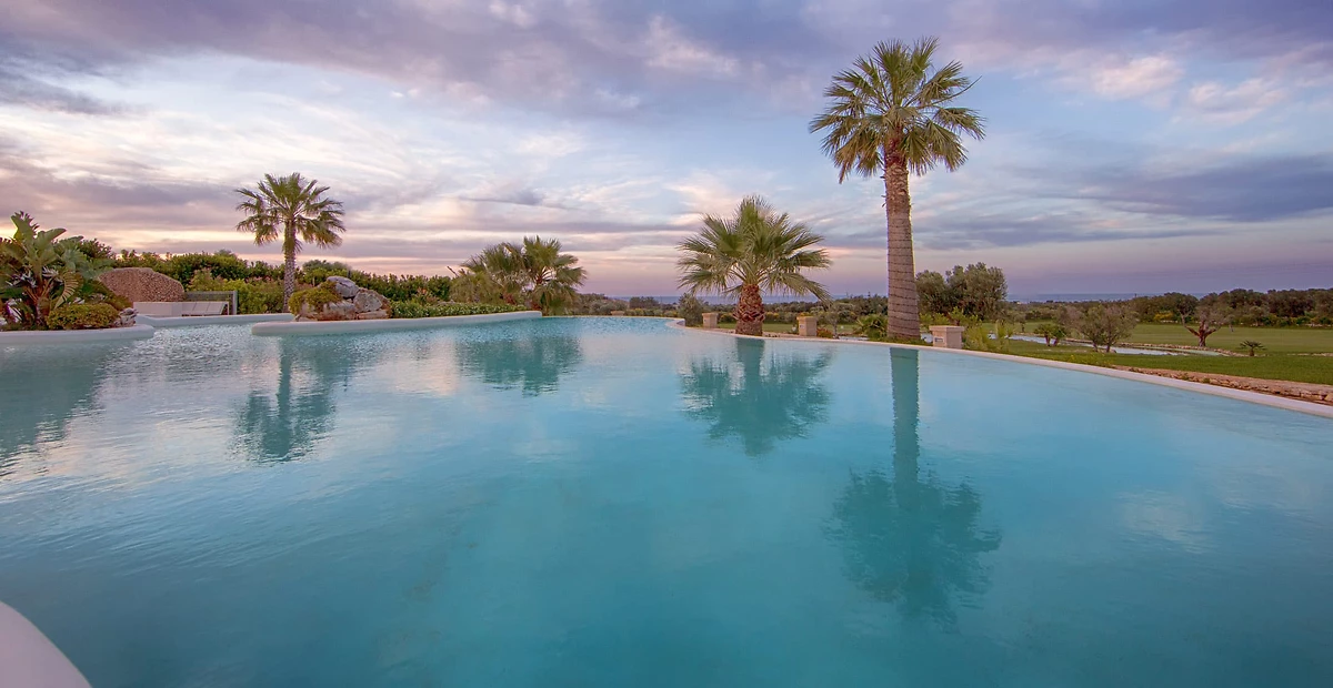 Piscine, Masseria Caselli, Pouilles, Italie