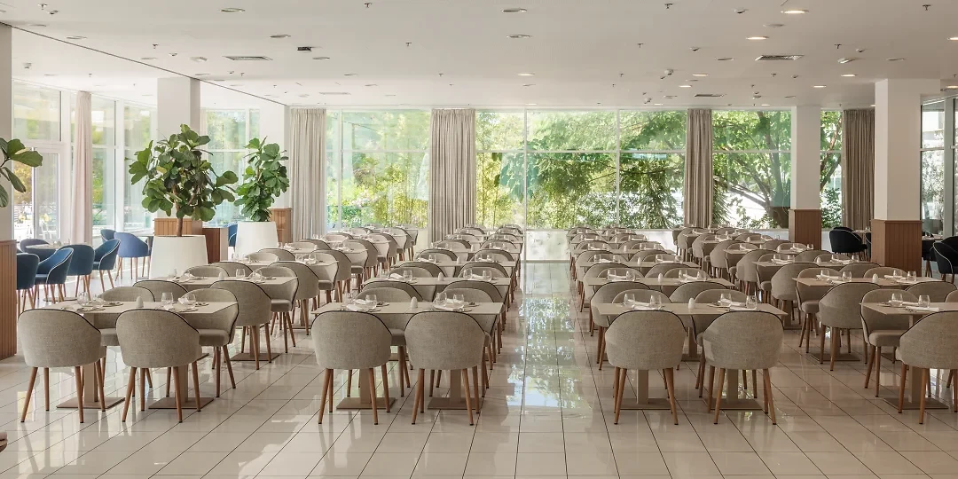 Restaurant de l'hôtel, Bluesun Hôtel Elaphusa, île de Brač, Croatie