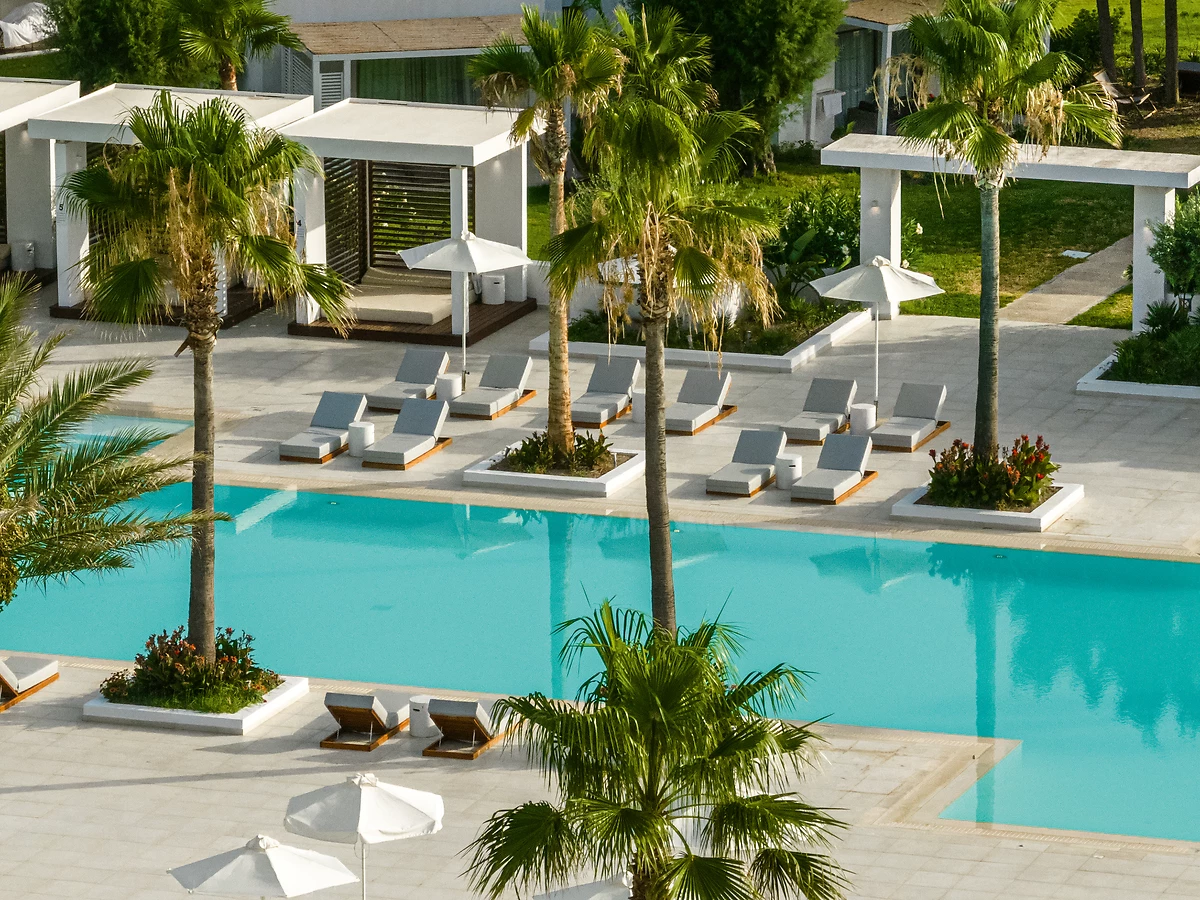 Piscine, Grecotel LUXME Dama Dama, île du Dodécanèse, Grêce
