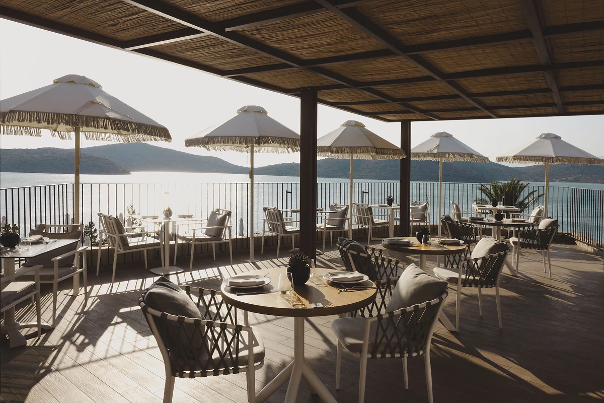 Restaurant Island, Domes Aulūs Elounda, Curio Collection, Crète, Grèce