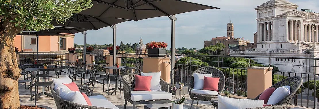 Restaurant sur le toit, Hotel NH Collection Roma Fiori Imperiali, Rome, Italie