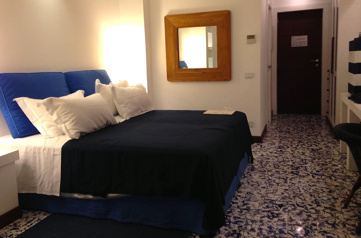 Chambre classique, hôtel Capo La Gala Hotel & Spa, Vico Equense, Campanie, Italie