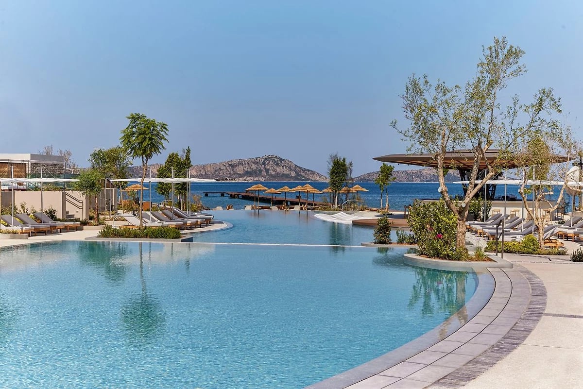 Piscine de l'hôtel, hôtel W Costa Navarino